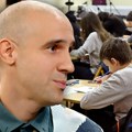 (Video) Kako je igrica "Brawl Stars" probudila problematične đake u Loznici: Dr Vuk Rajović rekao magičnu reč i pridobio ih u…