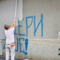 Studenti i građani prekrečili poruke mržnje i grafite na podvožnjaku u centru Subotice