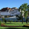 SAD uvele sankcije kineskim zvaničnicima zbog prisilne asimilacije tibetanske dece