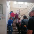 Građani došli u Gradsku kuću jer im nije ispunjeno Vučićevo obećanje, zamenik gradonačelnika vikao na njih i novinare