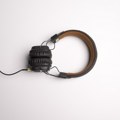Iznenađujuća istina o slušalicama: Kako jedan sat može povećati broj bakterija u ušima za 700 puta