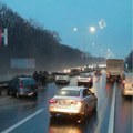 Nesreća kod zmaja: Saobraćaj u zastoju na autoputu, stvaraju se gužve (foto)