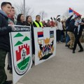 Mladi Mitrovčani podržali studente: Pokupili smeće koje su za sobom ostavili simpatizeri vlasti