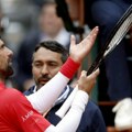Problem na samom početku: Novak Đoković prišao sudiji i tražio da se prekine meč