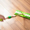 Prirodno sredstvo za sjaj parketa – napitak koji svi imate u kuhinji kao tajno oružje