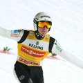 Domen Prevc nastavio potpunu dominaciju na "Četiri skakaonice"! Slovenac već jednu ruku drži na čuvenom trofeju