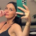 Haljinica i gole noge Sloboda Mićalović euforična zbog Nove godine: "U nove pobede" (foto)