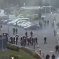 Pojavio se snimak haosa ispred stadiona u Loznici, Delije u sukobu sa policijom pred finale Kupa Srbije