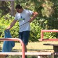 Krenuo da šeta zbog bolova u leđima, a postao simbol čistijeg Beograda