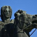 Na današnji dan: U Pionirskom parku održan "Miting klečanja", umro Aleksandar Veliki, poginuo Sava Kovačević