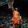 Mnogi će reći da je ovaj čovek lud! Odbio 10 miliona evra i stan zarad Olimpijakosa - Montero dobio brutalnu ponudu, ali je…