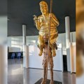"Zbog ovoga cela EU propada!" Premijer evropske države o zlatnoj statui Donalda Trampa, tražio da se ukloni: "Postupak…