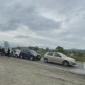 Lančani sudar četiri vozila u Kragujevcu: U saobraćajnoj nesrećiu naselju Stanovo ima i povređenih