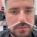 (Video) "Boli me": Mc Stojan objavio snimak sa depilacije: Pevač na ivici suza, ne prestaje da šokira nakon raskida sa…
