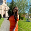 "Kolena su me nesnosno bolela, lekari su me ubeđivali da mi nije ništa, a onda mi rekli strašnu istinu": Ivana (25) se…