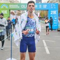 Tačka na uspešnu sezonu! Elzan Bibić brani titulu na petom Beogradskom polumaratonu