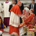 Crni dim, beli dim: Kako se bira novi papa
