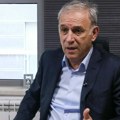 Ponoš: Vučiću, ti si spustio ruke Kurtijevog policajca oko vrata ovog maturanta