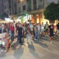 Blokada u Vranju četvrti dan: Šetnja preko pešačkog prelaza u glavnoj ulici