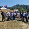 Polaganje venaca palim borcima na Petrovoj Gori: Sećanje na pobedu