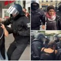 Ovako izgleda sloboda medija u Nemačkoj: Novinarka pokušala da se provuče kroz kordon, pa dopala šaka policiji! Nisu imali…