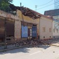 Čitaoci javljaju: Pao krov zgrade u Deligradskoj ulici u Leskovcu