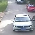 Uznemirujuće, ženu zgrabio tigar kad je izlazila iz kola: Odvukao je nazad, a onda je usledio još veći horor