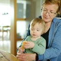 Buduća mama je otkrila da je svekrva odbacila prvu unuku: Kad je stigao unuk, ona je postala baba za primer
