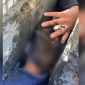 Četvorogodišnje dete se zaglavilo: Pokušalo da se provuče između zgrada, morali da reaguju specijalci (video)