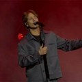 Počeo koncert Jakova Jozinovića, publika pala u trans: U prvom redu Prija i Vojaž, a cela sala vrišti (video)