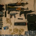 Uhapšene tri osobe u Beogradu: Pronađeni oružje, droga i eksploziv