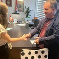 Dragana nije imala računar, a pobedila na republičkom takmičenju iz matematike: Iznenadio je ministar prosvete