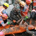 Spasioci u Nepalu izvukli dvojicu preživelih u tunelu devet dana posle poplava