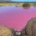 Šta je ovo?! Jezero postalo potpuno ružičasto! Građanima izdato hitno upozorenje - ne približavajte se (video)