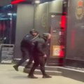 VIDEO Policijska akcija u kladionici na Bulevaru oslobođenja - pogledajte kako uleću u objekat