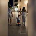 Kupili sinu (2) vespu: Đorđe i Saška Đoković otputovali u Crnu Goru, pa iznenadili poklonom za naslednika (video)