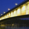 Zatvoren Brankov most, pristalice SNS-a organizovano idu ka Skupštini