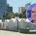 Novaković o širenju Ćacilenda: U Skupštini o Zakonu o legalizaciji, a SNS ispred podiže bespravni objekat