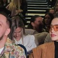 Gastoz i Anđela stigli na koncert: Privukli pažnju zanimljivim stajlinzima, Gale na sebi nosi cvetnu jaknu