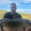 Улов живота на Тиси! Никола закачио шарана-чудовиште од 26 килограма, а оно што је урадио расплакало је све!