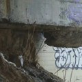“Ne postoji briga o infrastrukturi”: Velike pukotine na nadvožnjaku kod Prokopa (VIDEO)