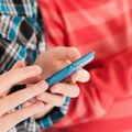 Deca na udaru društvenih mreža: Većina Evropljana želi uvođenje minimalne starosne granice