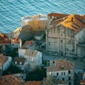 Pokušaj ubistva u Dubrovniku: Muškarac sa nožem napao ženu na stepenicama