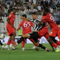 (Poluvreme) Partizan sa igračem manje: Crno-beli sa desetoricom jure gol protiv IMT-a i vrućine!