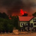 Najstrašniji prizor pakla u Deliblatskoj peščari: Ogroman plamen gori iza porodične kuće, od dima se prst pred okom ne vidi…
