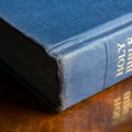 Drugačije tumačenje najčitanije knjige na svetu: Osnovne škole u ​​Juti zabranjuju Bibliju zbog "vulgarnosti i nasilja"