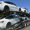 Tesla opozvala više od 1,6 miliona vozila