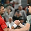 UŽIVO Novak ljut na sudiju: "Kako je moguće da ovo nisi video?!"; Tu je i Federer