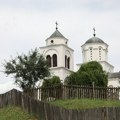 Dečko iz Srbije preti da će da prijavi crkvu izgrađenu pored njegove kuće, pa razlogom nasmejao sve: "Svakog dana po sto…