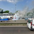Zapalio se autobus na kod Lastine garaže: Gužve na ulazu u Beograd